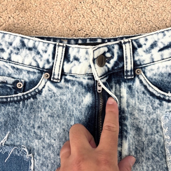 NEW Retrofete Irene Denim Mini Skirt Patchwork Blue Acid Wash Asymmetric Hem XS - Picture 3 of 8